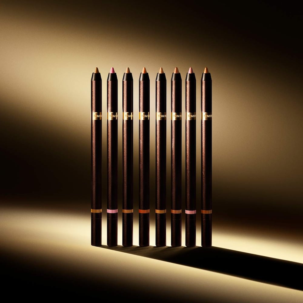 Runway Matte Lip Liner Pencil for Sculpted Definition - GLAM MODA