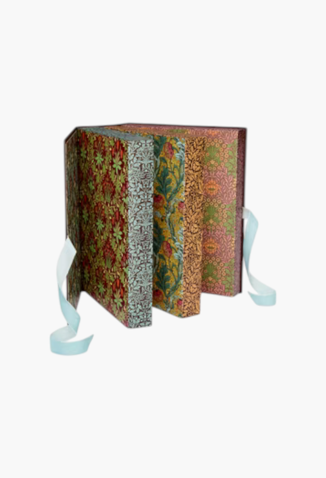 GLAM MODA William Morris At Home 2026 beauty advent calendar featuring an ornate Oak and Willow book-style design.