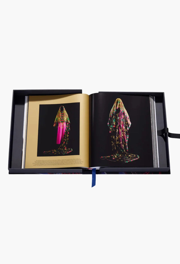 Costumes of Saudi Arabia, A Heritage of Fashion