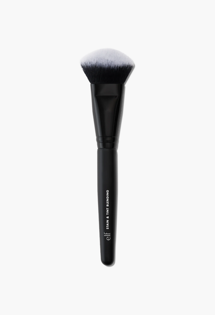 GLAM MODA liquid blush brush with a black handle and dense, slanted synthetic bristles for seamless blending