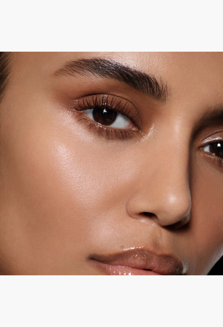 GLAM MODA Posh Balm Nourishing Lip Shine applied as a hydrating treatment on a model's face with a glossy finish.