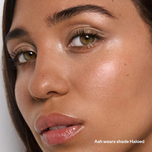 Shiny Objects Wet Glisten Highlighter Powder for Face and Eyes - GLAM MODA