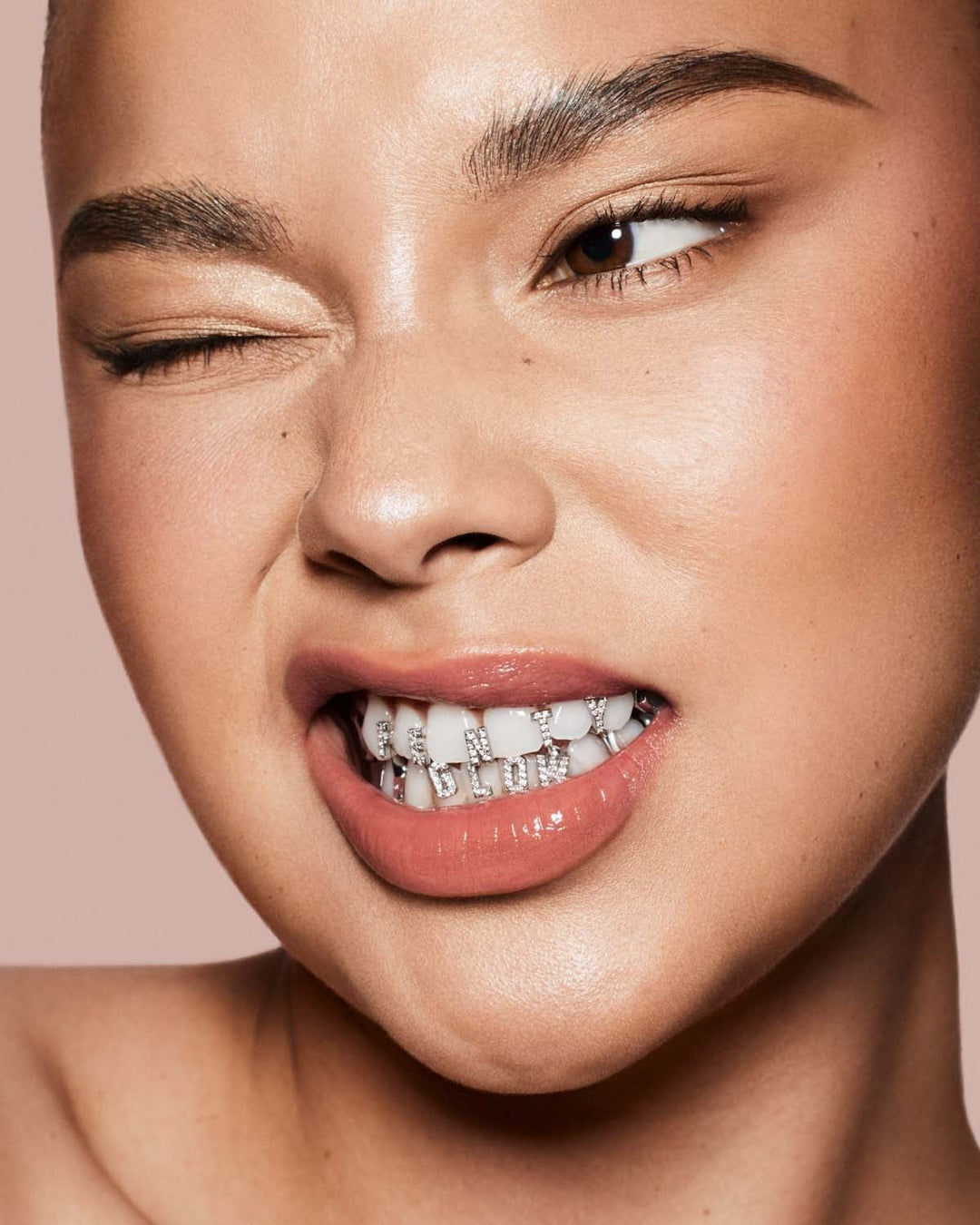 Gloss Bomb Stick - GLAM MODA