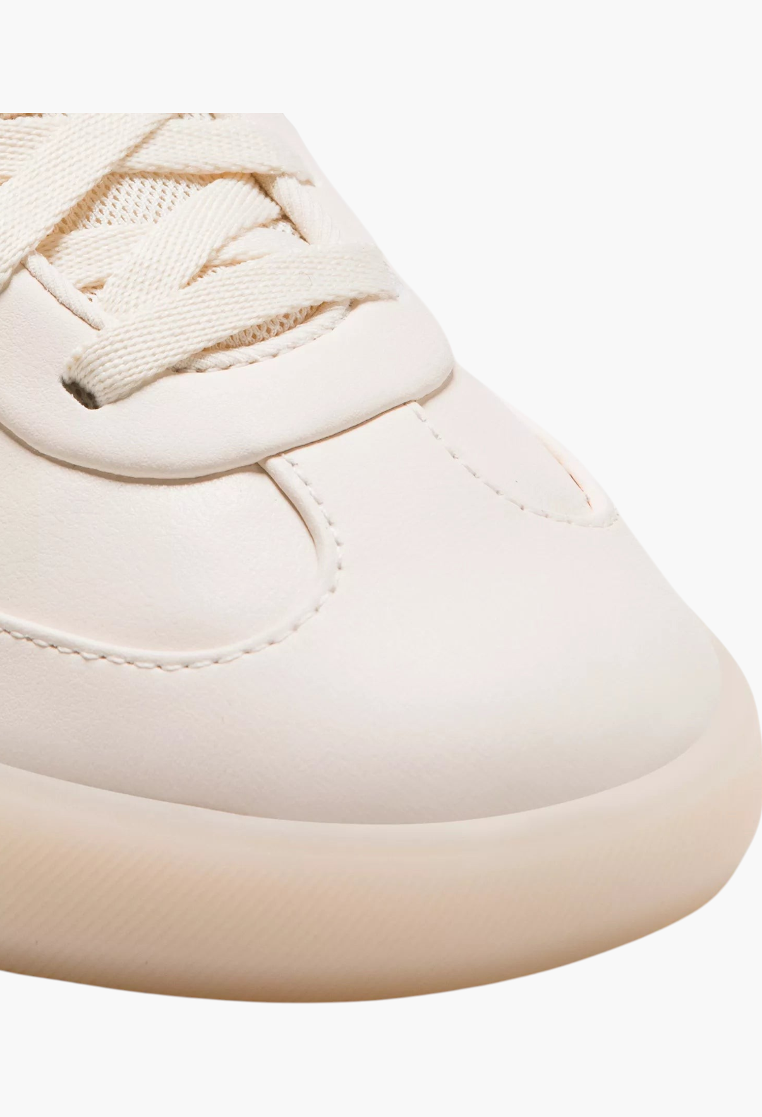 GLAM MODA Women's Cityverse sneaker in cream leather-alternative with exposed stitching and rubber outsole
