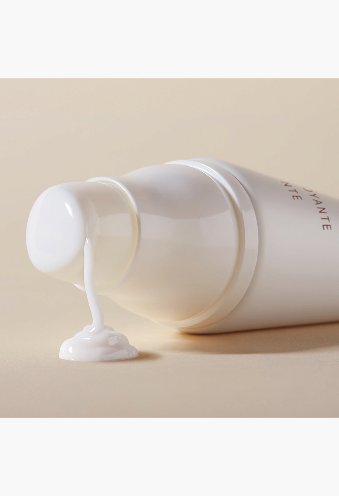 MZ Skin THE CALMING CREAM CLEANSER