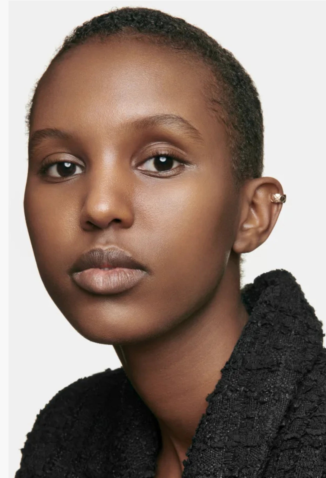 N°1 De Chanel Revitalising Foundation Illuminates - Hydrates - Protects - GLAM MODA