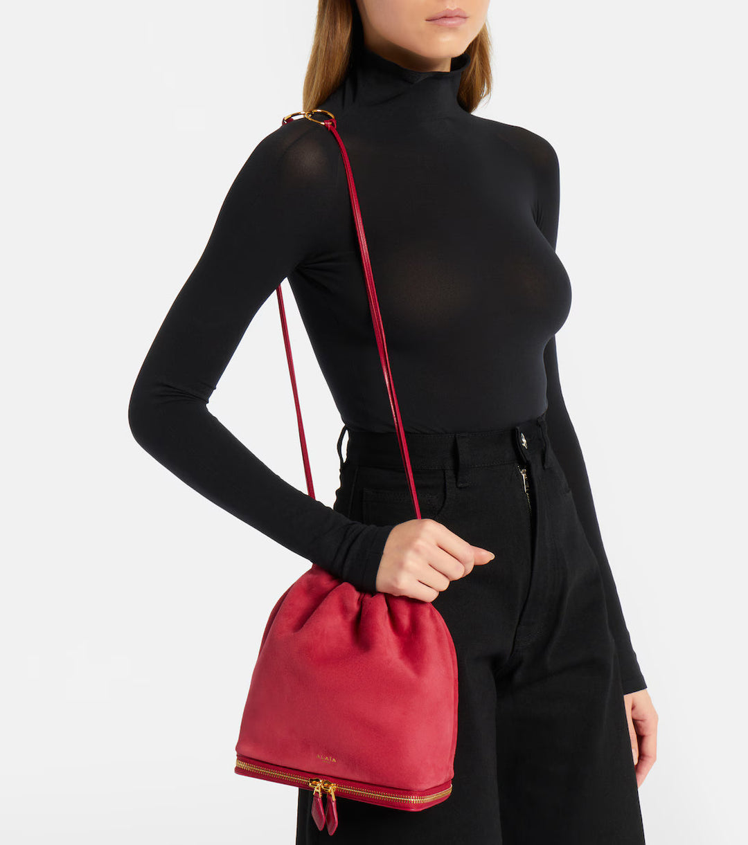 Le Pochon suede bucket bag - GLAM MODA