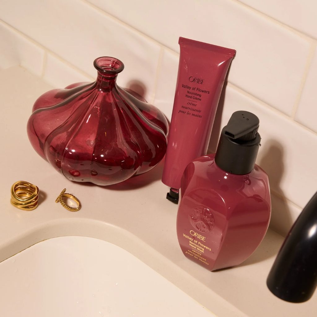 Valley Of Flowers Revitalizing Hand Wash - GLAM MODA