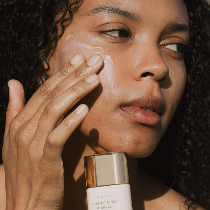 Daily Brightening Mineral Face Sunscreen, SPF 50+ With Saffron For Dark Spots And Squalane For Moisture - GLAM MODA