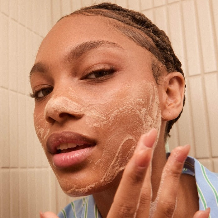 Kindly Clean Hydrating and Soothing Foaming Gel Cleanser - GLAM MODA